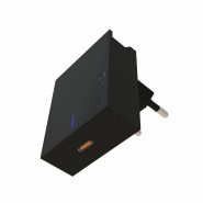 Zidni adapter za punjenje Swissten Travel Charger z PD USB-C 20W izlazom za punjenje i prigodnim utorom za odlaganje uređaja - crni