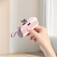 Power Bank PastelMix Pro: Trendi rezervna baterija u veličini ruža za usne, s dva konektora i izvrsnim kapacitetom od 5000 mAh - Lightning + USB-C - pastel rose